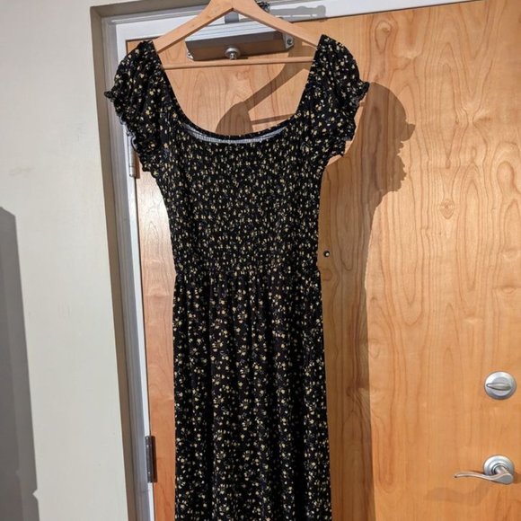 Urban Outfitters floral dress - Picture 1 of 3